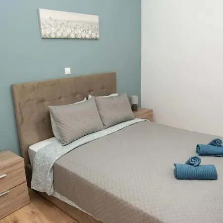 Renovated Spacious Flat 7min To Subway Station-
