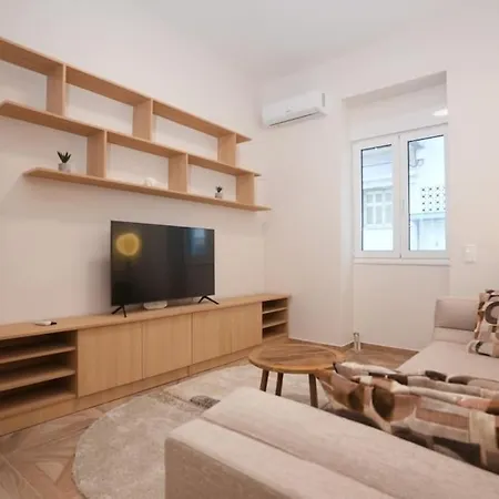 The Downtown Oasis 4' To Panormou Metro Station Apartment *
