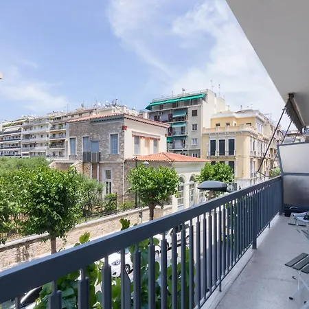 Spacious 2 Bedroom In Koukaki