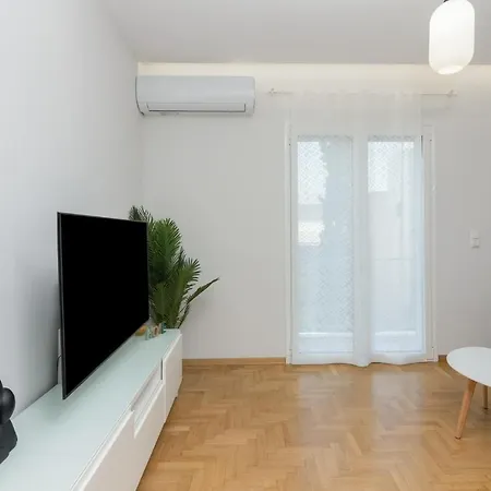 Classic 1 Bedroom In Pagrati * Athens