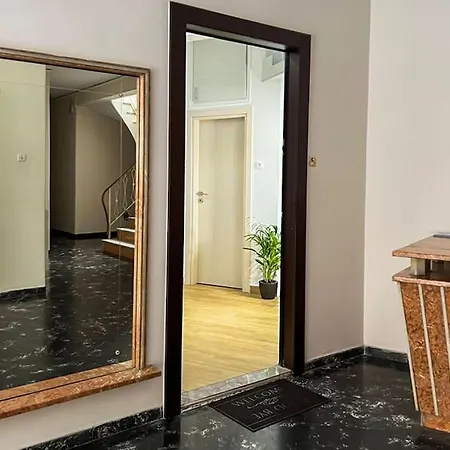 Cozy Hideaway Apartment Athens
