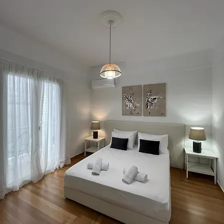 Vibrant Urban Getaway: Modern 1-bedroom Near Bars, Parks, And Metro * Athens