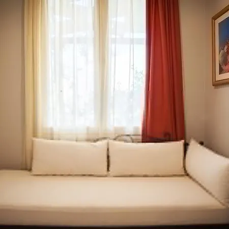 Hotel Kimon *