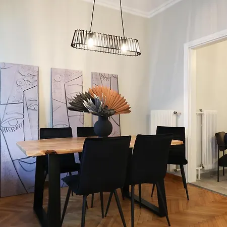 Prime Location Exec 2bd By Live&travel