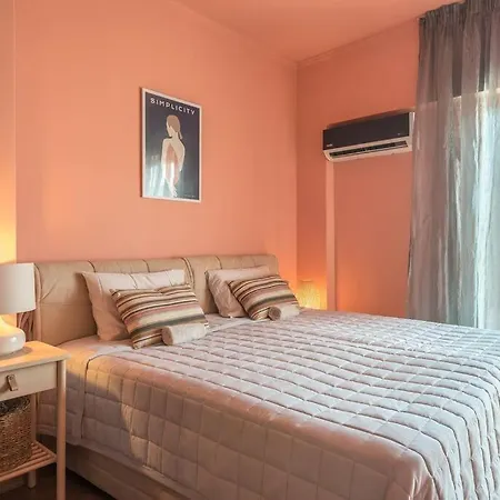 Serene Getaway In Thiseio Διαμέρισμα *
