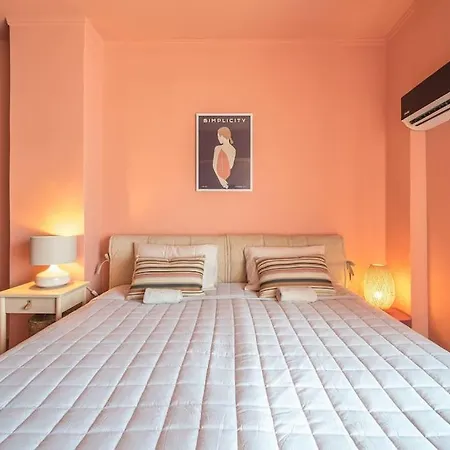 Serene Getaway In Thiseio Διαμέρισμα *