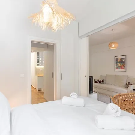 Apartment Trendy 2 Bedroom 5min To Metro Athens
