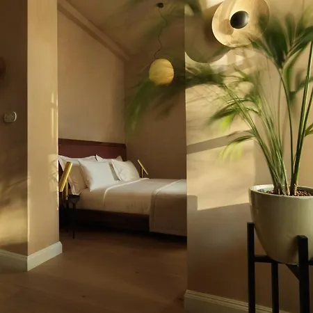 Hotel Monument 4*
