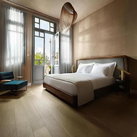 Monument Hotel 4*