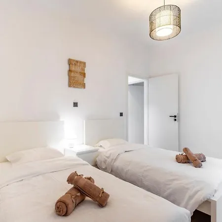 Liv - Modern Flat In Kolonaki * Atina