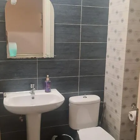 Cozy Mezonette Near City Center Near Metro Station Apartamento