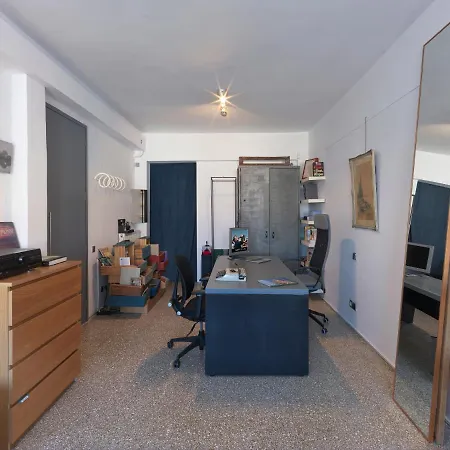 Eastern Aromas Loft In Psyri,