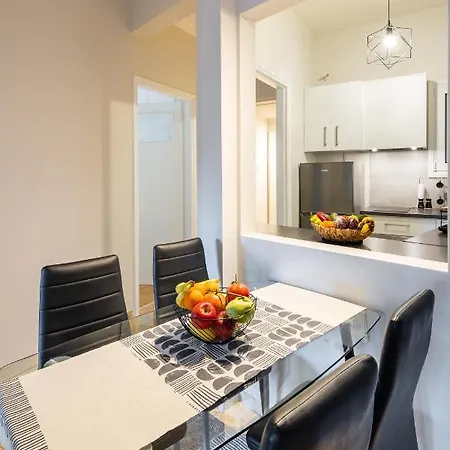 Renovated Near Acropolis Appartamento *