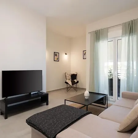 Prime 3-br Exarcheia Abode