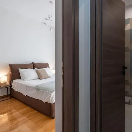 Prime 3-br Exarcheia Abode Athens