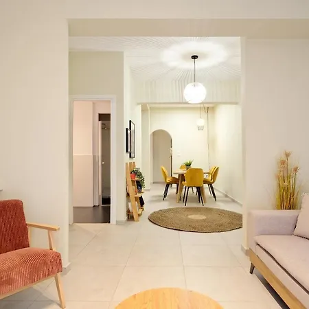 Modern Comfort Meets Bohemian Vibes In Exarcheia Athènes