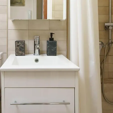 Ralia's House 40m From Metro Station Agia Varvara Apartment Athens