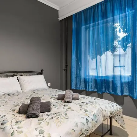 Ralia's House 40m From Metro Station Agia Varvara Apartment *