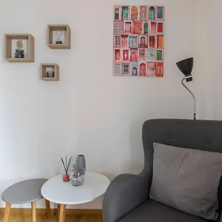 Cozy Hilton Hideaway: & Modern Appartamento Atene