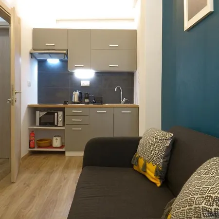 Apartment & Me Cozy By Zain