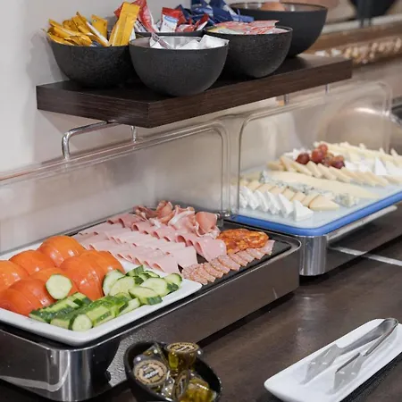 Acropolis Select Hotel 3*
