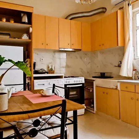 Next To Metro! Bright With Fully Equipped Kitchen Apartment Athens