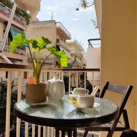 Next To Metro! Bright With Fully Equipped Kitchen *