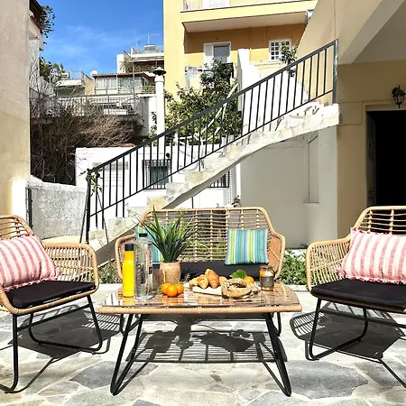 Apartment Cozy With Yard & Charm In