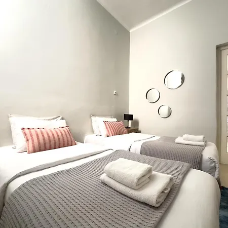 Cozy With Yard & Charm In Apartment Athens