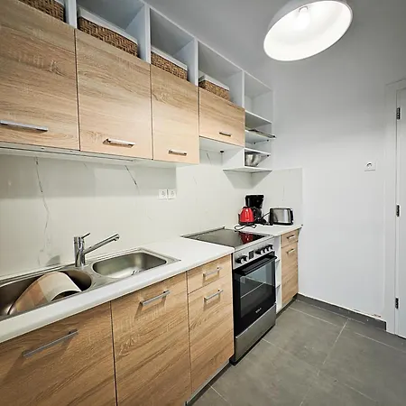 Ipeirou Central * Athens