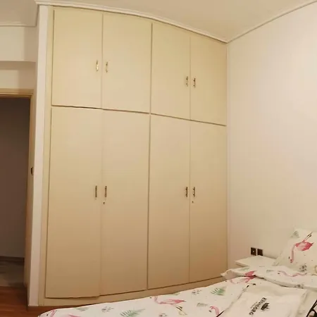 Spacious Double In The Center Of ホームステイ アテネ