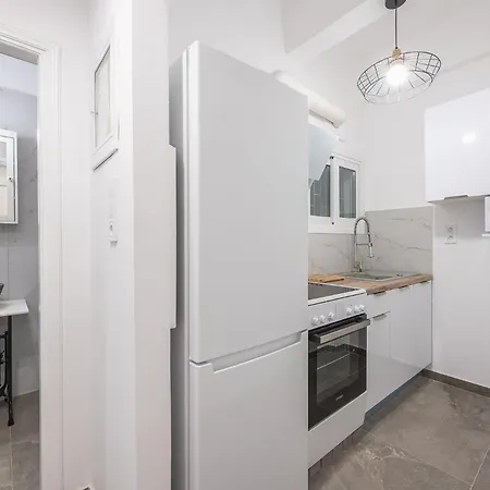 Apartment Stylish Luxury At Ampelokipi Metro Station *