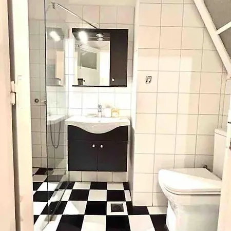 Kolonaki Apartment *