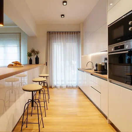 Central Marousi 3br Gem