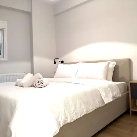 Apartment 2-bed Gem In Serene Locale *