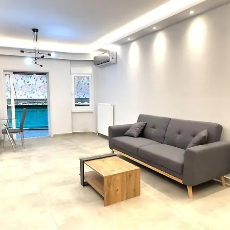 2-bed Gem In Serene Locale Athens