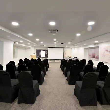 Athenaeum Grand Hotel 4*