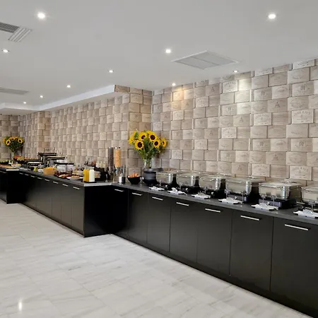 Athenaeum Grand Hotel 4*