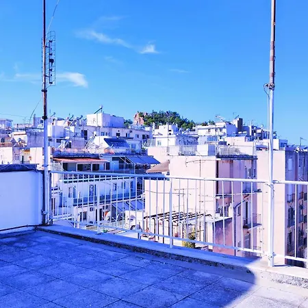 Exarchia Penthouse Studio * Athen