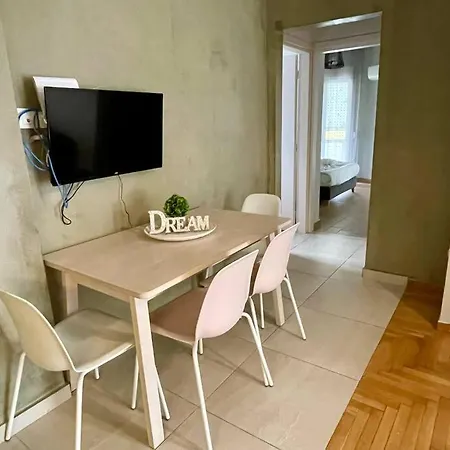 Apartment Koukaki Charm: 2br Haven In The Heart Of Athens! *