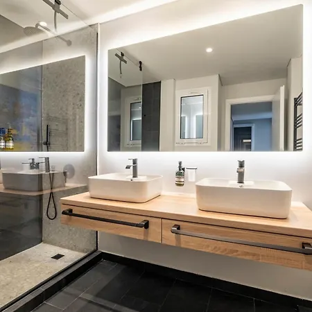 Διαμέρισμα Blue Lux 2br 2ba With Skyline View, Near Kolonaki *