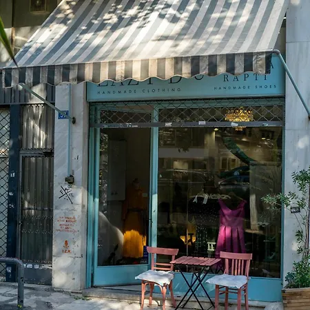 Luxury In The Heart Of The - 1br Athens