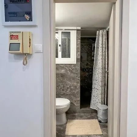 Cozy Hideaway Apartment Athens