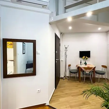 Cozy Hideaway Apartment *
