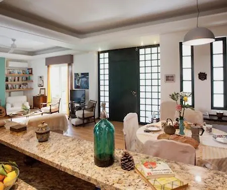 Maison De Famille Апартаменты *