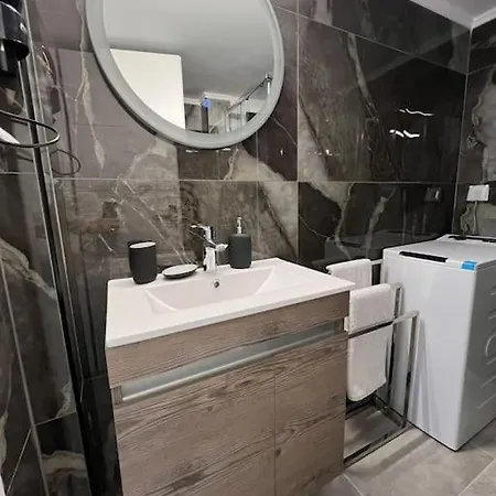 Luxury Near Acropolis Apartment *