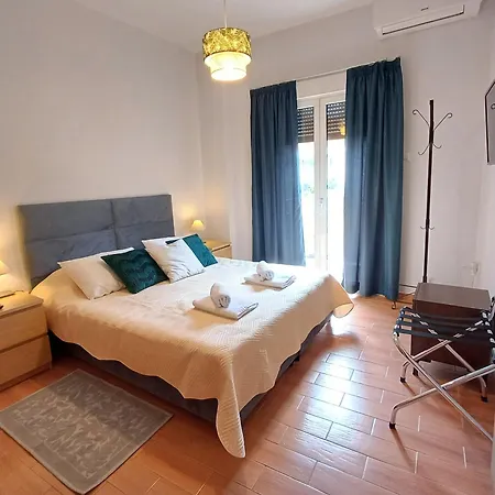 Georgia's Cozy In Koukaki Apartment *