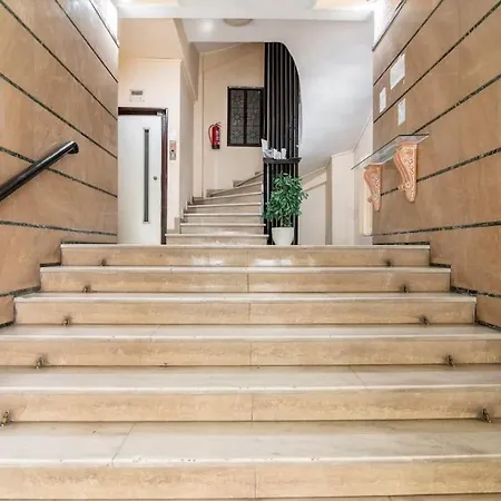 A-03. Next 2 Metro & Central Clinic. Renovated 2019! Atenas