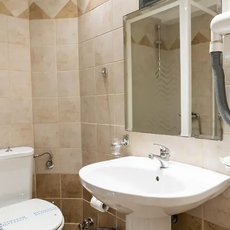 Hotel Four Seasons 3*