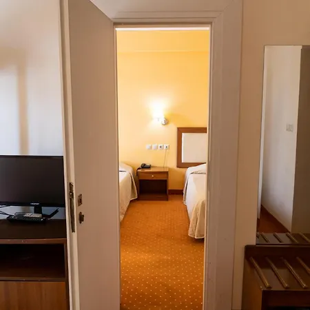 Four Seasons Atena